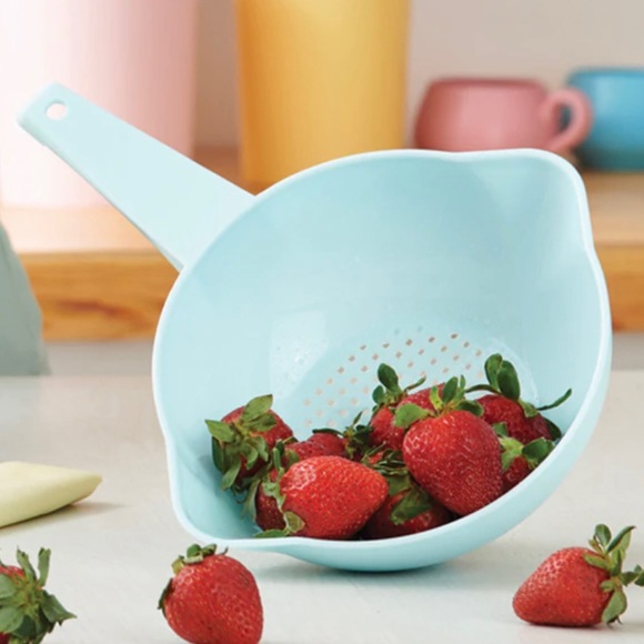Tupperware Strainer 1qt - Picture 1 of 5